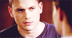 I'm thinking over all the things you said to me... [Elena&Scofield] - Page 2 Tumblr_n4m2trHuLn1swkvc8o8_250