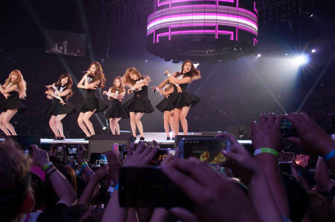 [PIC][07-08-2014]SNSD khởi hành đi LA để tham dự "KCON 2014" vào hôm nay - Page 9 Tumblr_naabmoErUE1sewbc1o1_1280