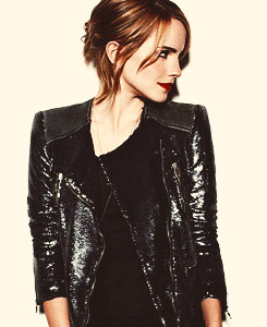 Emma Watson     Tumblr_mfm010YHXV1qdpmluo1_250