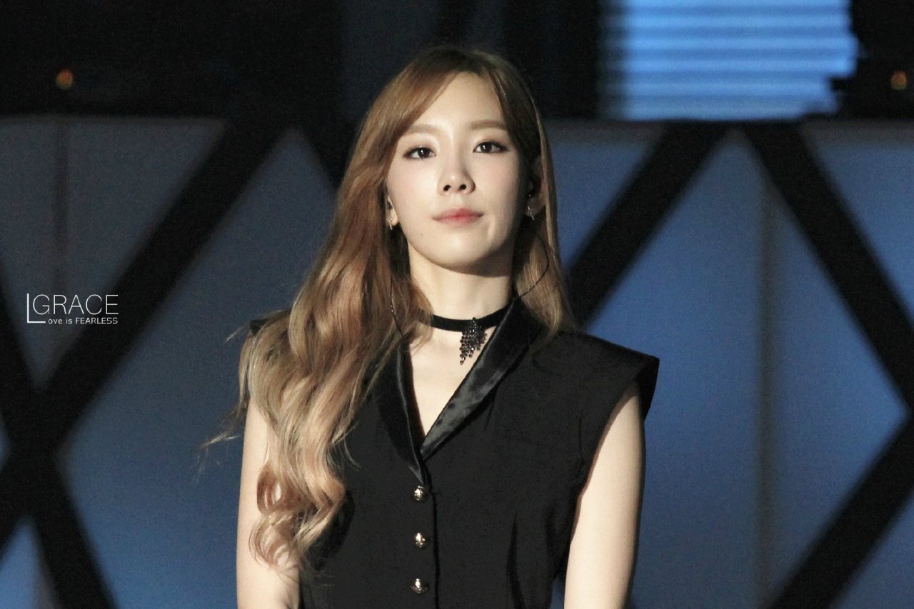 [PIC][30-09-2014]SNSD khởi hành đi Trung Quốc để tham dự "China for GG 1st Fan Party in ShenZhen" vào sáng nay - Page 6 Tumblr_ncrc6qtaw31sewbc1o3_1280