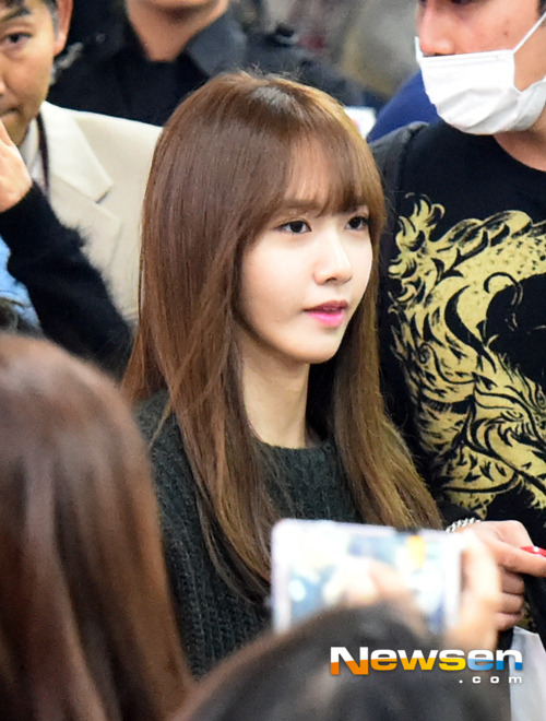 [PIC][26-10-2014]SNSD trở về Hàn Quốc vào trưa nay Tumblr_ne1jrsXYkA1sewbc1o1_500