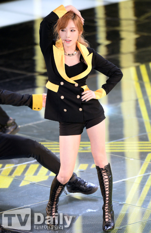 [PIC][13-10-2014]TaeTiSeo biểu diễn tại "SBS 2014 Super Model Contest" vào tối nay Tumblr_nddv5pWmzs1sewbc1o1_500