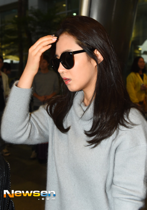 [PIC][01-10-2014]SNSD trở về Hàn Quốc vào chiều nay Tumblr_ncrifiuw6a1sewbc1o1_500