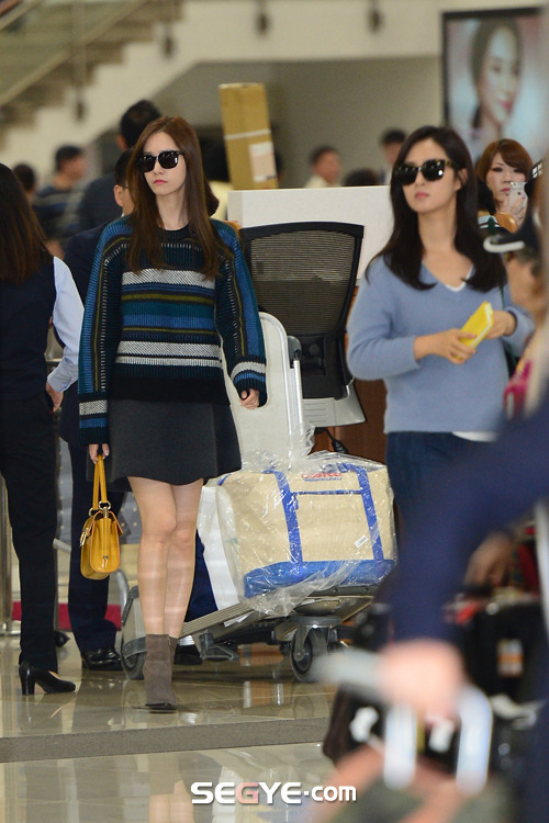 [PIC][07-10-2014]SNSD trở về Hàn Quốc vào trưa nay Tumblr_nd29xwUms01sewbc1o2_500