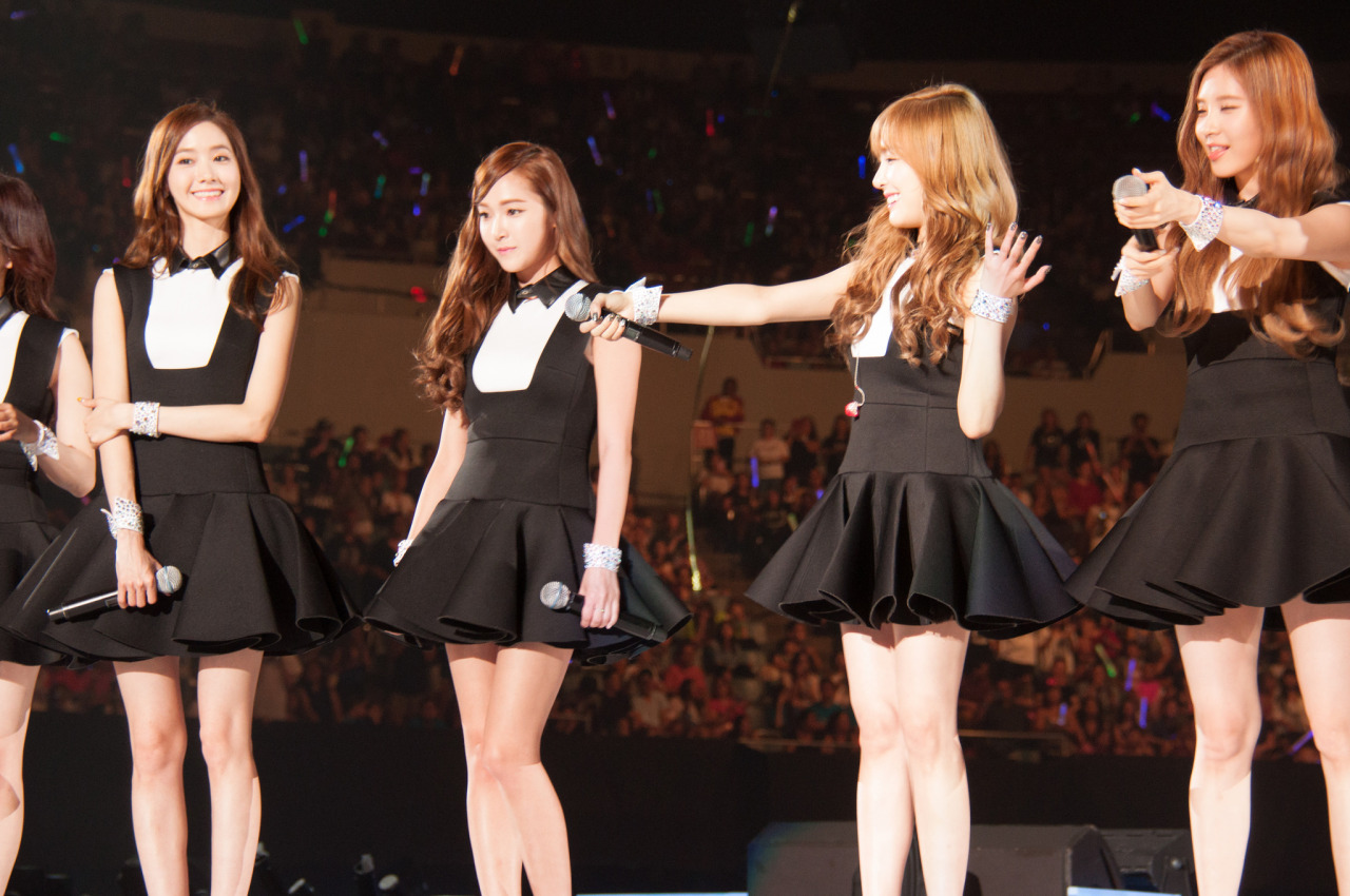 [PIC][07-08-2014]SNSD khởi hành đi LA để tham dự "KCON 2014" vào hôm nay - Page 9 Tumblr_naabicM5Fy1sewbc1o2_1280