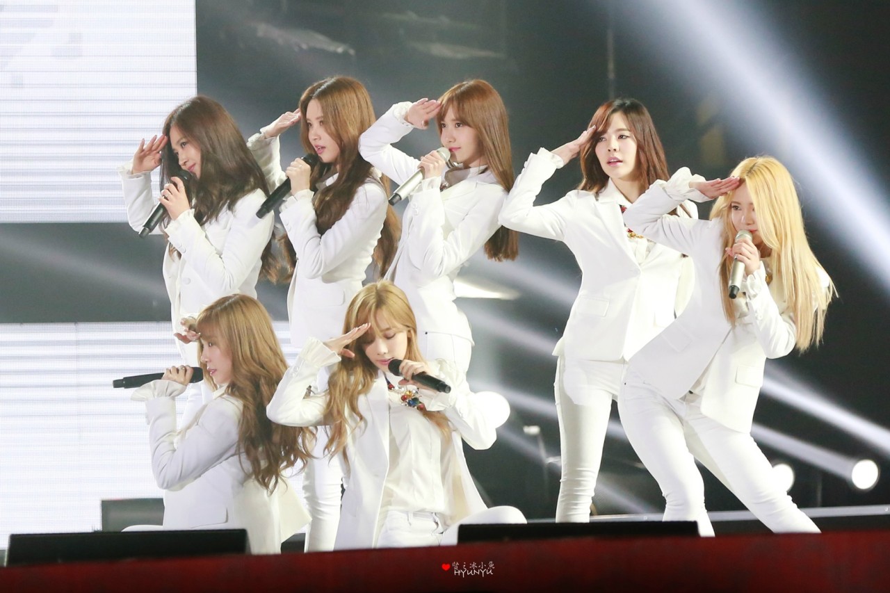 [PIC][24-10-2014]SNSD khởi hành đi Trung Quốc để biểu diễn tại "MBC Korean Music Wave in Beijing 2014" vào chiều nay - Page 3 Tumblr_ne3ako0jwp1sewbc1o1_1280