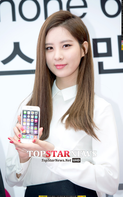 [PIC][31-10-2014]TaeTiSeo tham dự sự kiện "LG U+ iPhone 6 & 6 Plus Launching Fansign" vào sáng sớm nay Tumblr_neal2oMFta1sewbc1o1_500