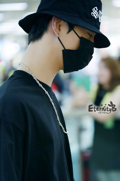 FAN.TAKEN| صور B.A.P في مطار GIMPO عائدون من اليابان بتاريخ 140616 .. Tumblr_n791c1Y4Kx1rnkj5ho1_500