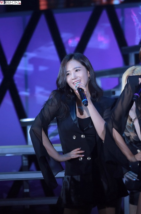 [PIC][30-09-2014]SNSD khởi hành đi Trung Quốc để tham dự "China for GG 1st Fan Party in ShenZhen" vào sáng nay - Page 6 Tumblr_ncx8beeMkm1sewbc1o1_500