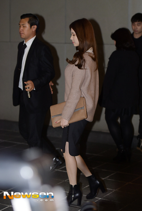 [PIC][05-11-2014]SeoHyun tham dự sự kiện "Brunello Cucinelli" vào tối nay Tumblr_nekf7pie3x1sewbc1o1_500