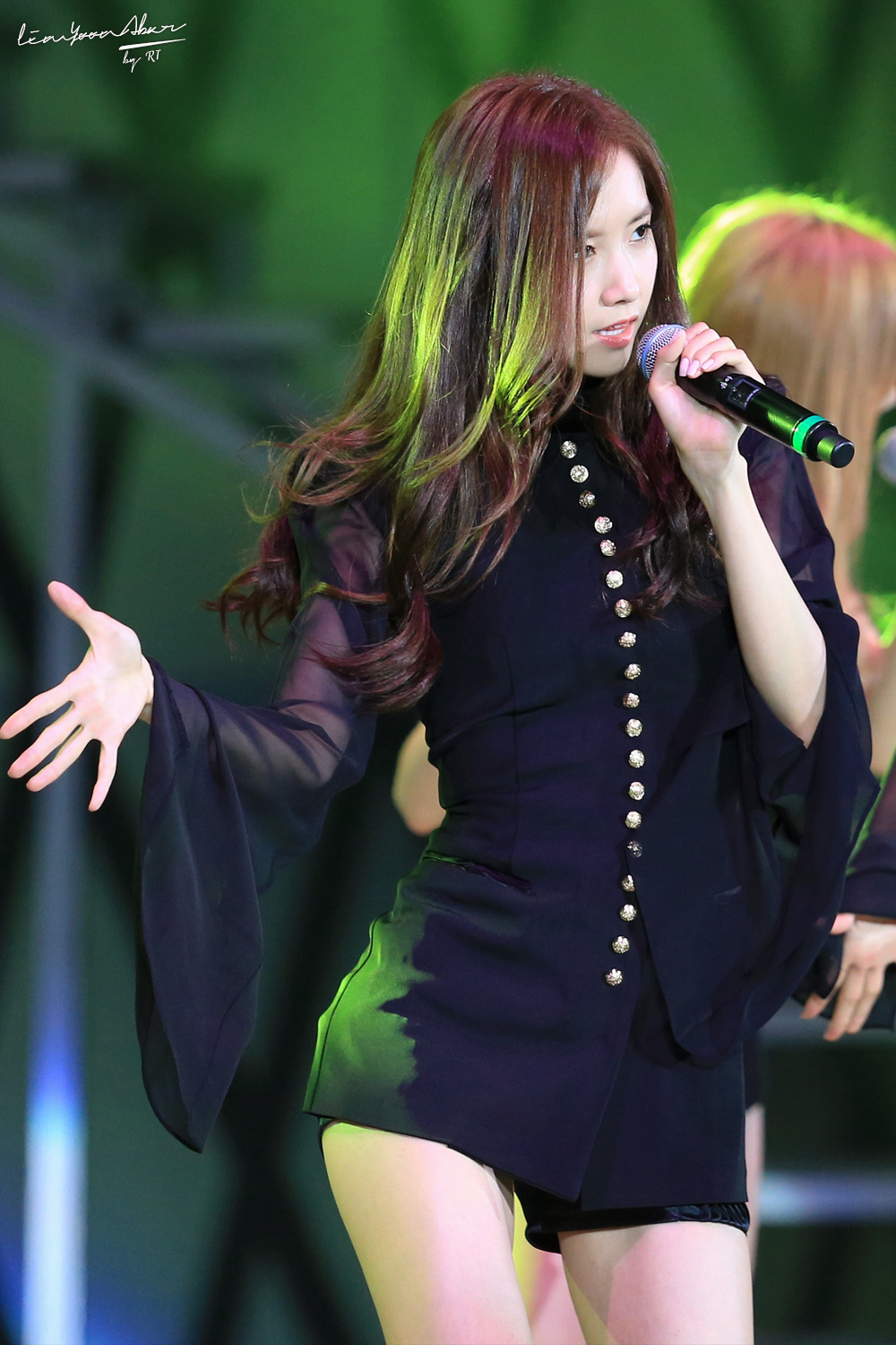 [PIC][30-09-2014]SNSD khởi hành đi Trung Quốc để tham dự "China for GG 1st Fan Party in ShenZhen" vào sáng nay - Page 14 Tumblr_nd9hptXoj01sewbc1o2_r1_1280