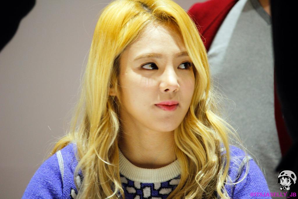 [PIC][27-11-2014]SNSD xuất hiện tại buổi fansign cho "LOTTE MALL" vào chiều nay - Page 3 Tumblr_nfwp997BpL1sewbc1o3_1280