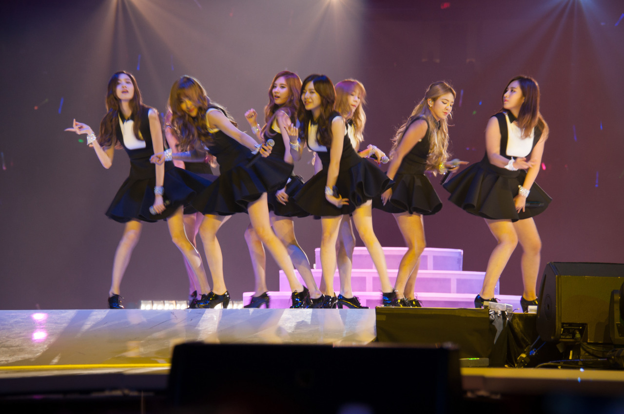 [PIC][07-08-2014]SNSD khởi hành đi LA để tham dự "KCON 2014" vào hôm nay - Page 9 Tumblr_naaat21tFk1sewbc1o4_1280