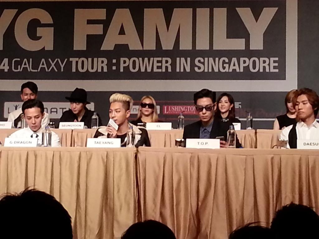 [12/9/14][Pho/Vid] TOP, GD, Taeyang và Daesung @ Buổi họp báo YG Family concert ở Singapore Tumblr_nbsejtkcXW1s5qqm2o10_r1_1280