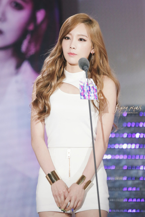 [PIC][28-10-2014]TaeTiSeo tham dự và biểu diễn tại "2014 Style Icon Awards" + Giành "STYLE ICON" Bonsang Award vào tối nay - Page 2 Tumblr_nekkloXaVV1sewbc1o1_500