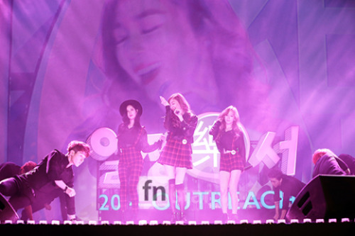 [PIC][11-11-2014]TaeTiSeo biểu diễn tại "Passion Concert 2014" ở Seoul Jamsil Gymnasium vào tối nay Tumblr_nevms03a6R1sewbc1o1_500