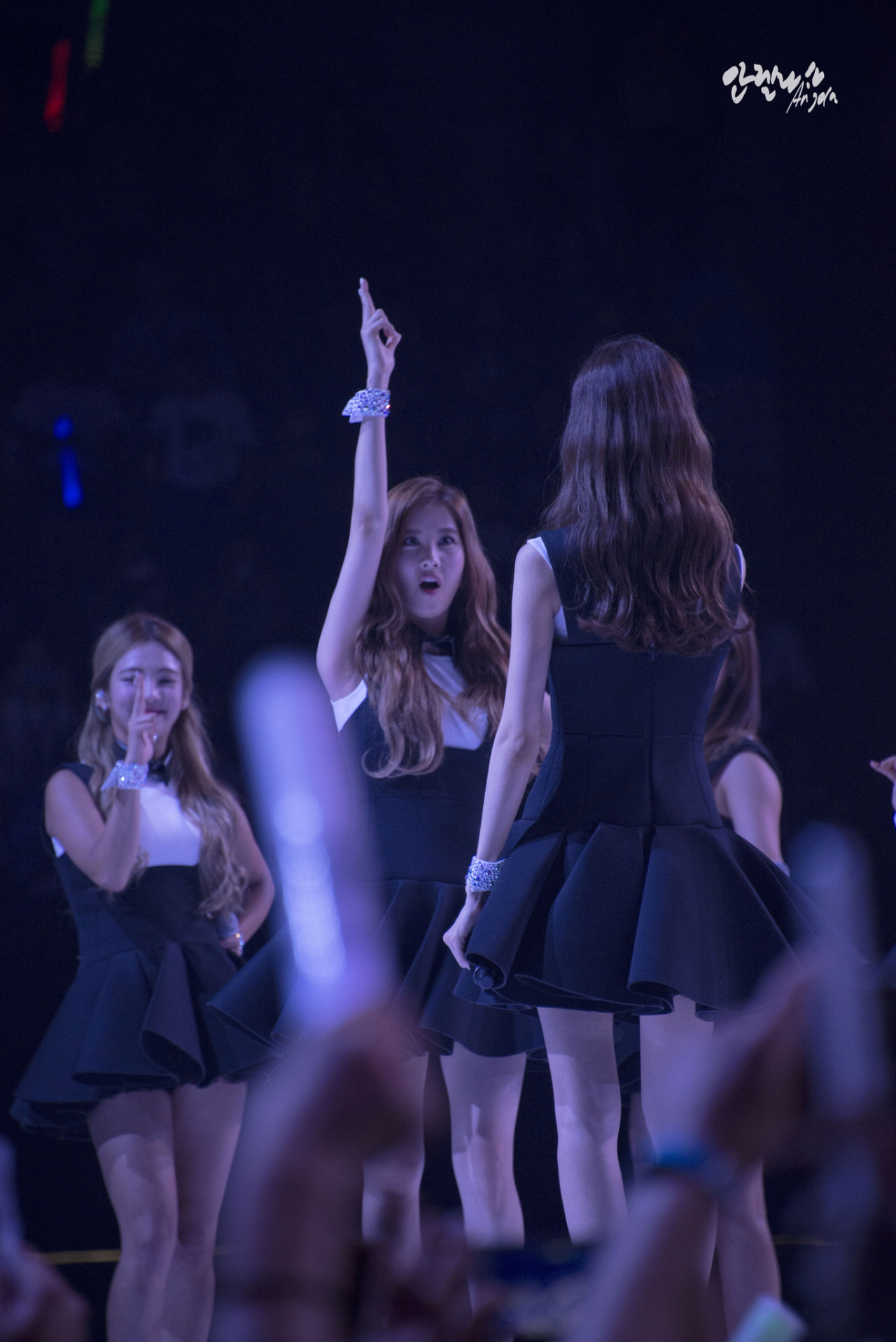 [PIC][07-08-2014]SNSD khởi hành đi LA để tham dự "KCON 2014" vào hôm nay - Page 9 Tumblr_naaswvmzL01sewbc1o1_1280