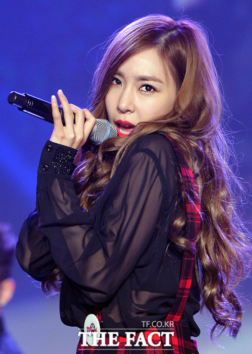 [PIC][11-11-2014]TaeTiSeo biểu diễn tại "Passion Concert 2014" ở Seoul Jamsil Gymnasium vào tối nay Tumblr_nevnglQNVp1sewbc1o1_500