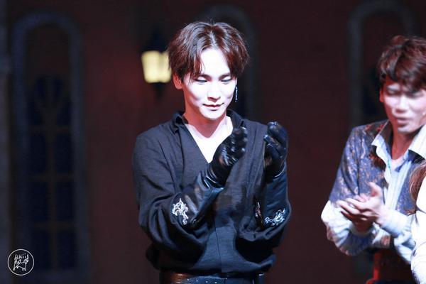 140828 Key @ Musical 'Zorro': 1era y 2da presentación Tumblr_nb0zoc3YPk1qgpx2ao1_1280