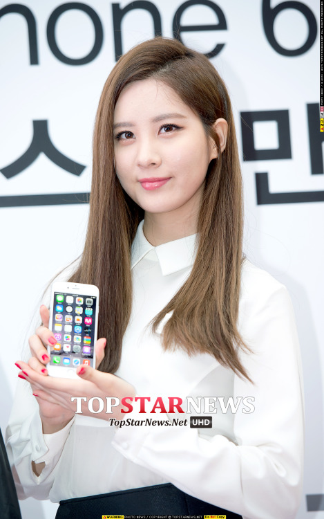 [PIC][31-10-2014]TaeTiSeo tham dự sự kiện "LG U+ iPhone 6 & 6 Plus Launching Fansign" vào sáng sớm nay Tumblr_neaksonyPl1sewbc1o1_500