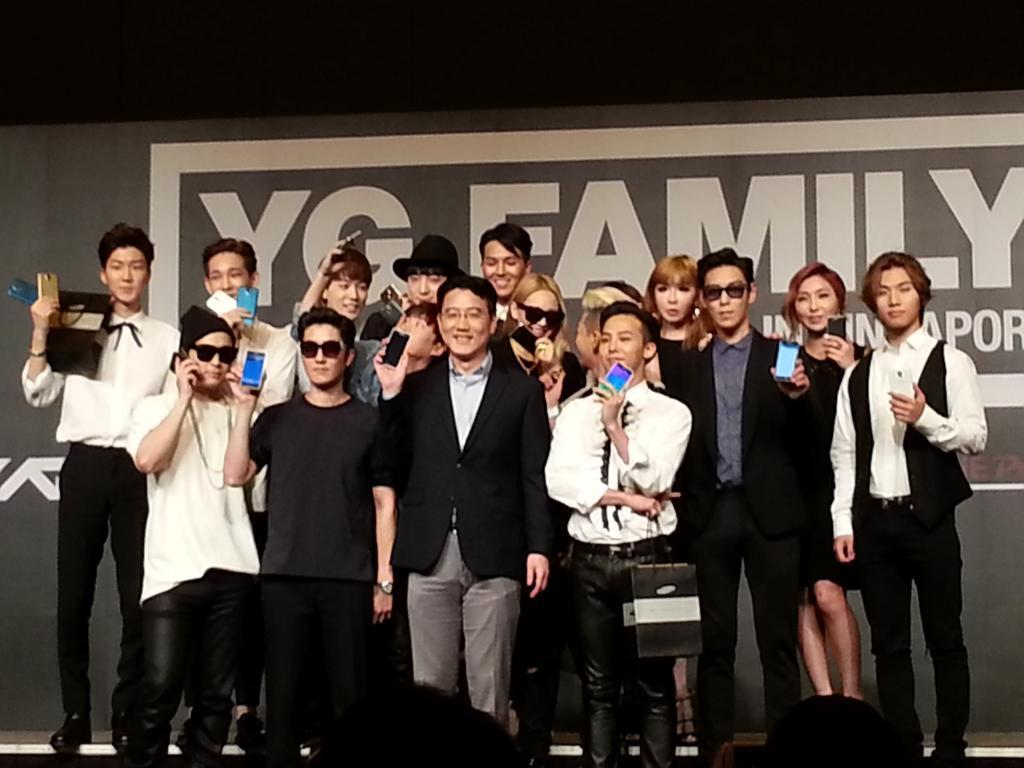 [12/9/14][Pho/Vid] TOP, GD, Taeyang và Daesung @ Buổi họp báo YG Family concert ở Singapore Tumblr_nbsfrrPKNx1s5qqm2o3_1280