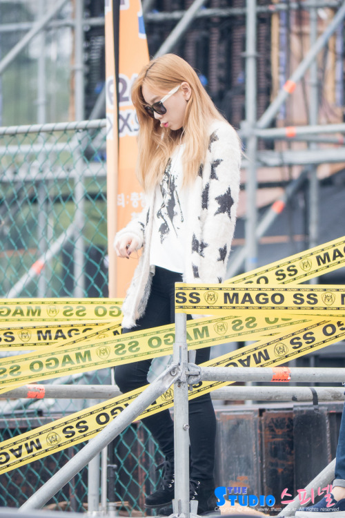 [PIC][03-10-2014]TaeTiSeo biểu diễn tại "KBS Music Bank 2014 Osong Expo Special" vào chiều nay - Page 2 Tumblr_ncz1f7WFdt1sewbc1o1_500