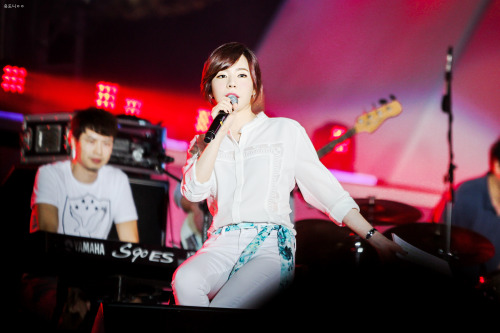 [140904] Sunny — Ceremonia de Apertura de Sangamdong, MBC Tumblr_nbf0aeNR4n1sewbc1o1_500