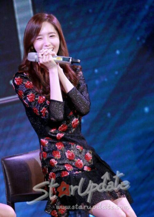 صور + فيديو | يونا في المؤتمر الصحفي لـ Yoona and i في تايلاند  Tumblr_n9bm86LADt1sewbc1o1_500