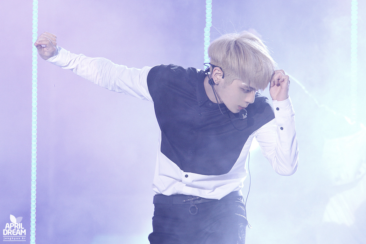 140823 Jonghyun @  'M-Super Concert' Tumblr_nbhda3YvDF1r36tcgo1_1280