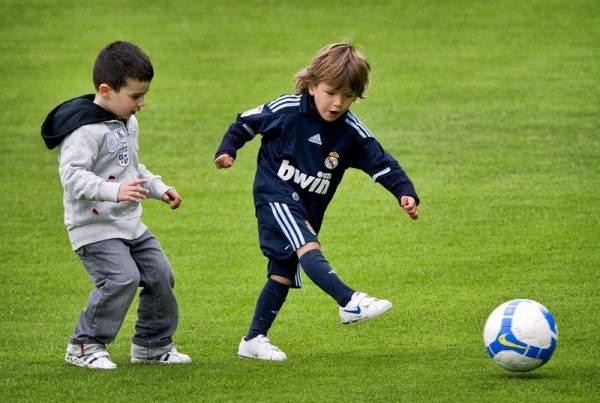 Thiago Messi vs Cristiano Ronaldo Jr. 2915465293_small_1