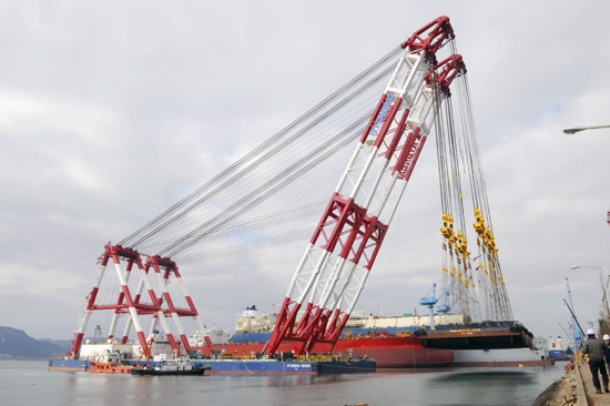 draghe terrestri e galleggianti HHI-Crane-barge