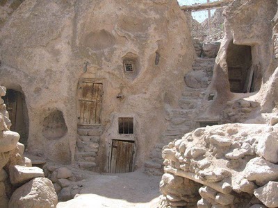 700 years old troglodyte stone house village in IRAN اهل الكهوف في ايران منذ 700 عام 700year-old-stone-house-06