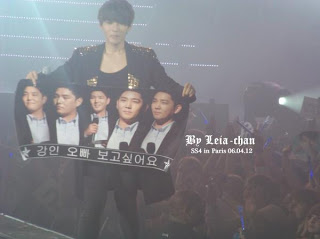 [pic]Hình ảnh mới của Super Junior tại SS4 - Paris 562923_357162697655045_103393059698678_959709_1503833385_n