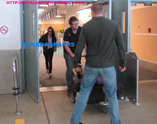 Robsten - Imagenes/Videos de Paparazzi / Estudio/ Eventos etc. - Página 7 1401726_orig