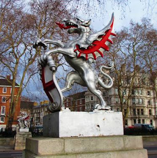 Londres, la capital de la Conspiración Embankment%2Bdragons