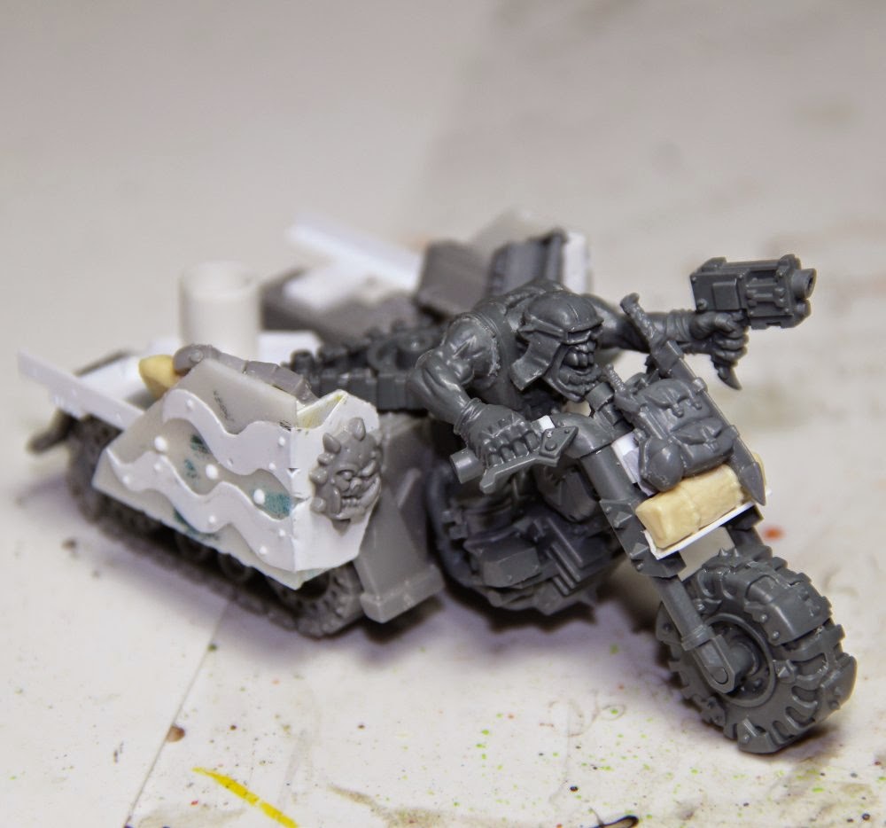 [Galerie Largwisnub] Kanons  - Page 28 Ork_trak_wip4