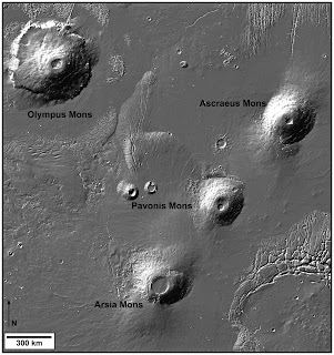 Las pirámides de Giza y los Montes Tharsis en Marte Olympus%2Bmons%252C%2BMarte%2B3