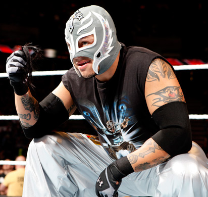 Rey Misterio regresa ala wwe para Tribute to the Troops 2011. Rey%2BMysterio%2B2011