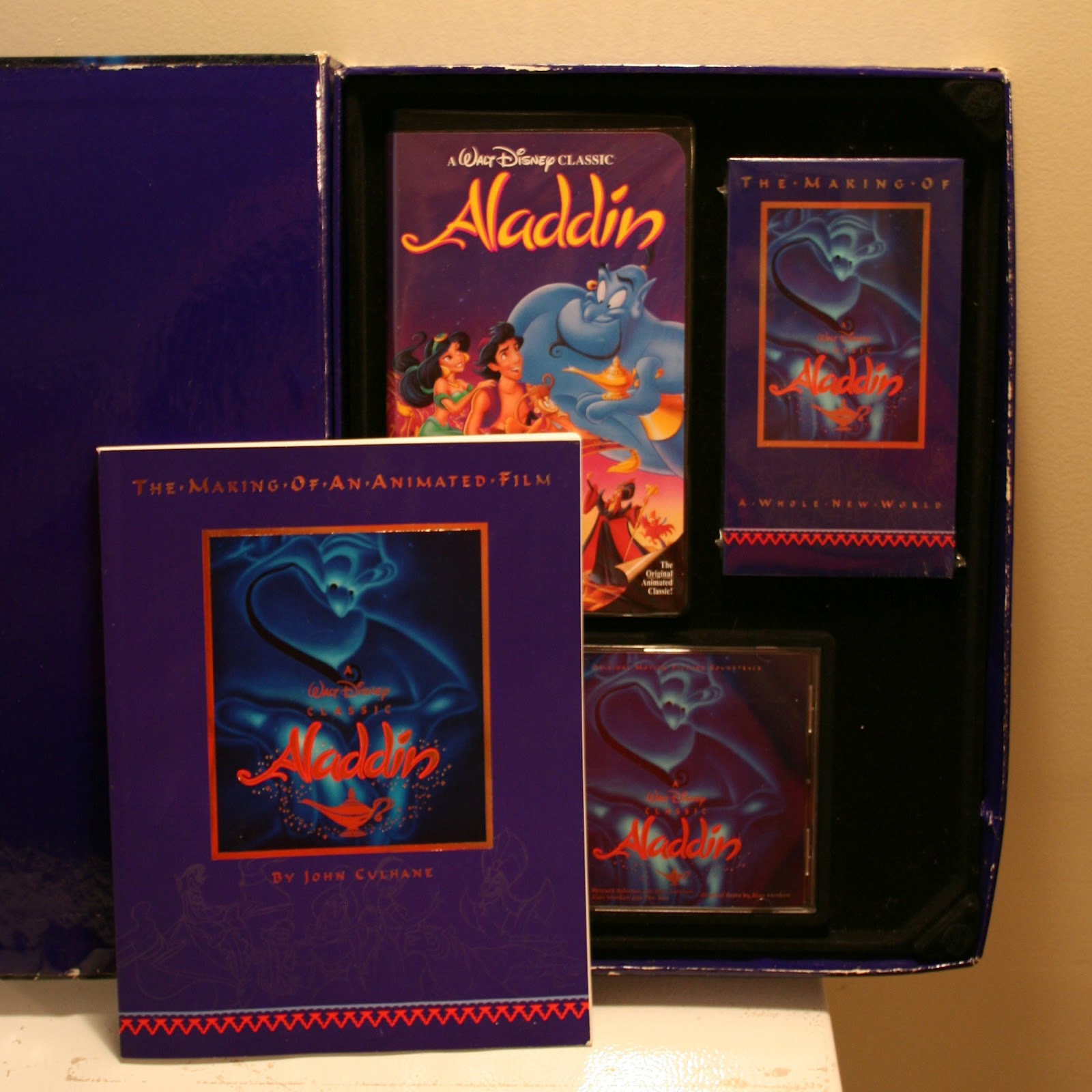 Aladdin [Walt Disney - 1992]  - Page 17 010