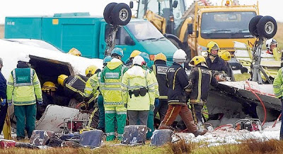 [Internacional] Fotos do acidente em Belfast, na Irlanda do Norte  02-1224289523811_1