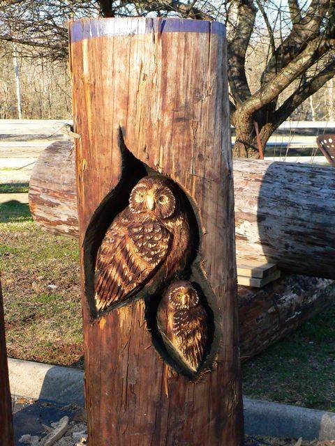 Animals Carved In Tree Trunk Image025