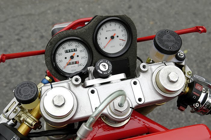 Ducati Deux soupapes - Page 6 Ducati%2B750%2BTT1%2Bby%2BNaoe%2BMachinery%2B07