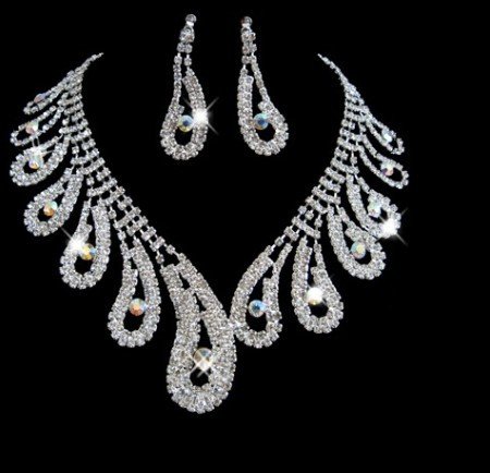 هدايا العيد _أرجو الدخول ^_^ Crystal-bridal-jewelry-sets