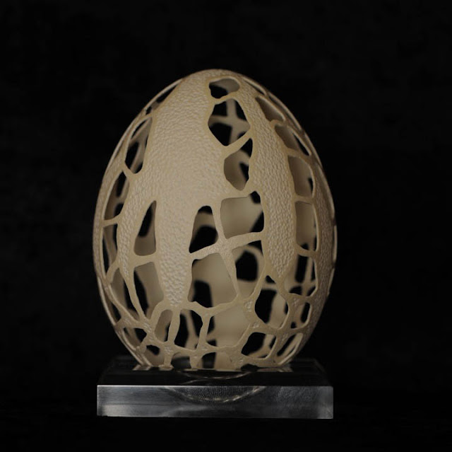 intricate egg art  அற்புதமான கடினமான வடிவமைப்பு Intricate-egg-art-carvings-brian-baity-22