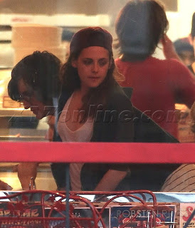 Kristen Stewart - Imagenes/Videos de Paparazzi / Estudio/ Eventos etc. - Página 31 127847-bb446-67335034-m750x740-uc5981