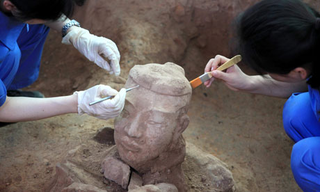 Découvertes archéologiques Guerrier_terre_cuite_chine