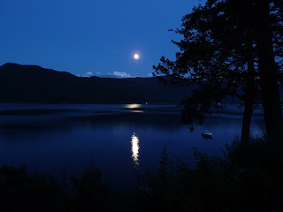 Escena N°9: Rito de Iniciación Janedra (Danzantes de la Luna) Luna-noche-lago-Canada