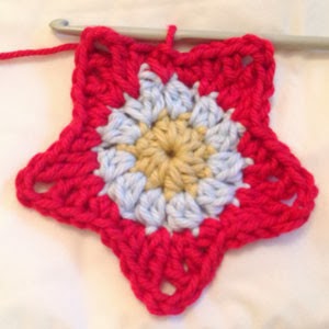 نجمة كروشية 2.. Crochet-star-pattern-tutorial-round-3-part2-300x300