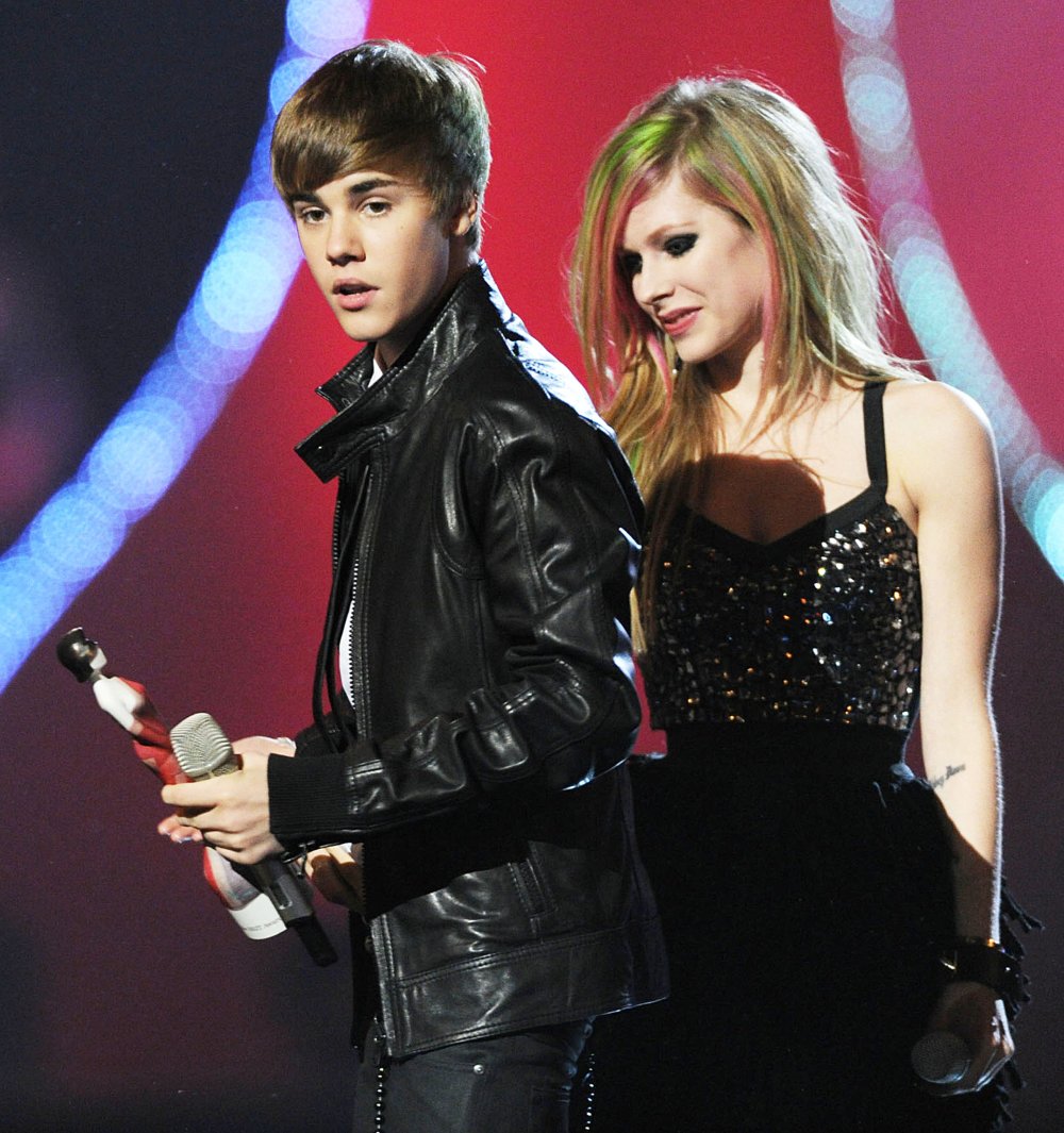 avril lavigne with justin bieber Avril%2BLavigne%2Band%2BJustin%2BBieber%2Bat%2B2011%2BBrit%2BAwards%2Bin%2BLondon1