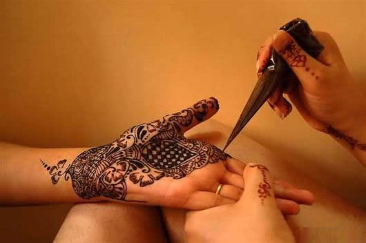 نقوش الحناء الهنديه -ثقافه  Charming_mehndi_designs_13